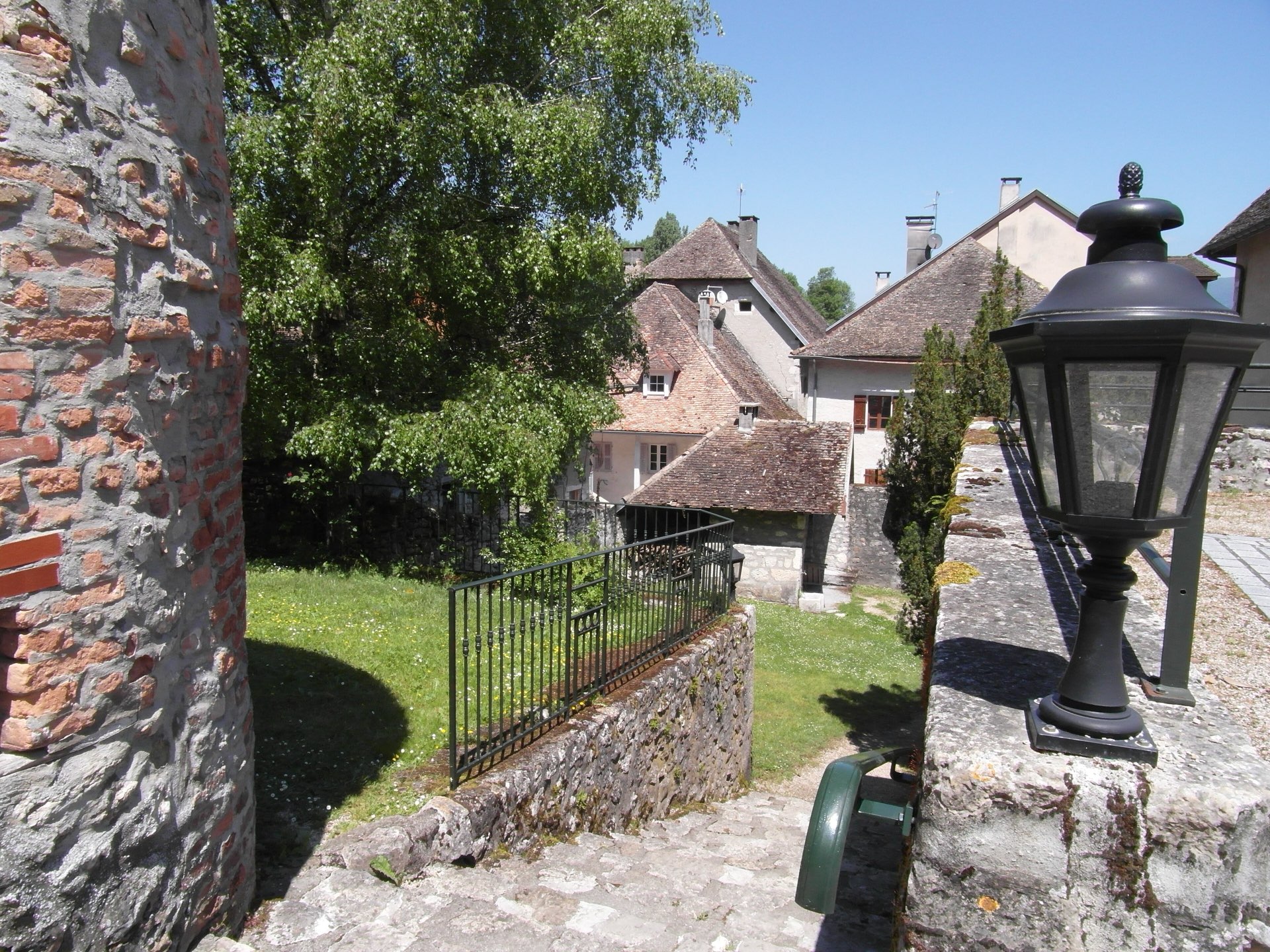 Le bourg de Chanaz